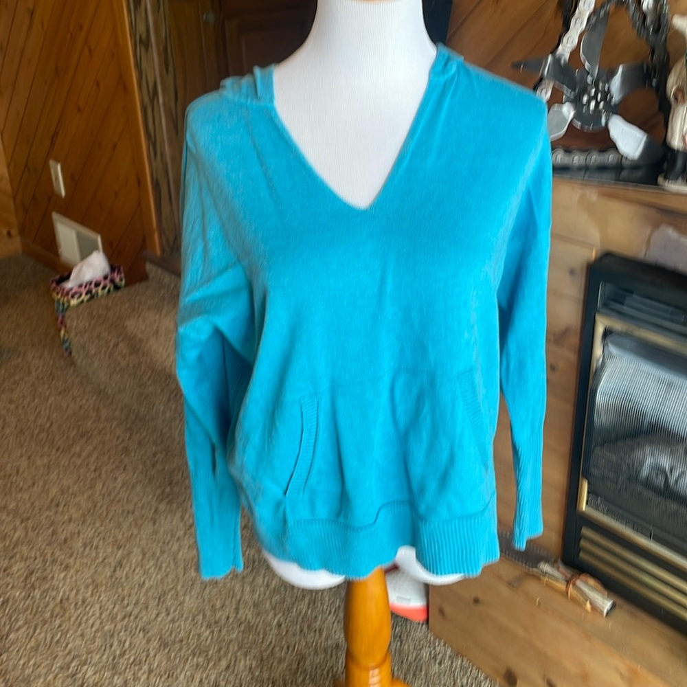 Cabi 5835 Hop to Hoodie, long sleeve, kangaroo pouch, ribbed cuffs and hem Large